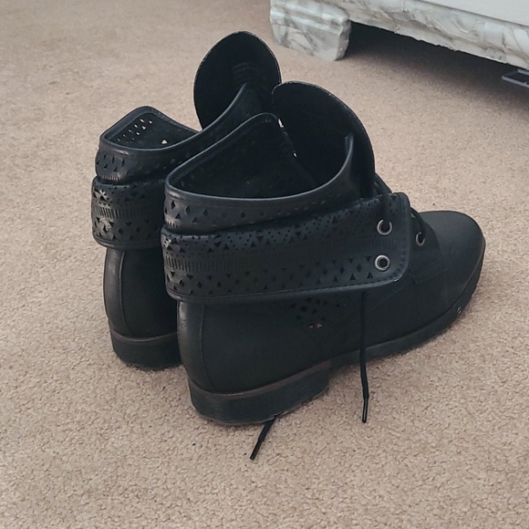 Ladies leather short boots - Picture 6 of 6